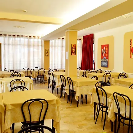 In Guest - New Cirene Quadruple Room&single * Rimini