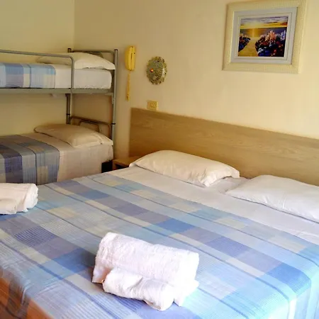 In Guest - New Cirene Quadruple Room&single Gasthof Rimini