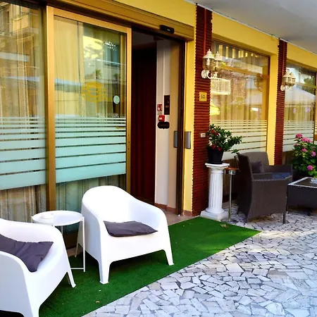 In Guest - New Cirene Quadruple And Single Rimini