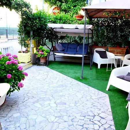Πανσιόν In Guest - New Cirene Quadruple And Single *